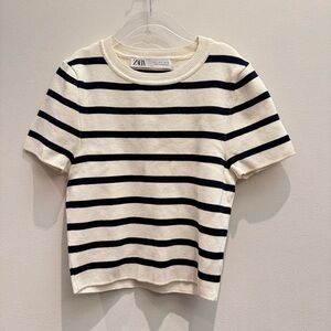 Zara Kids Striped Black and White T-Shirt Size M